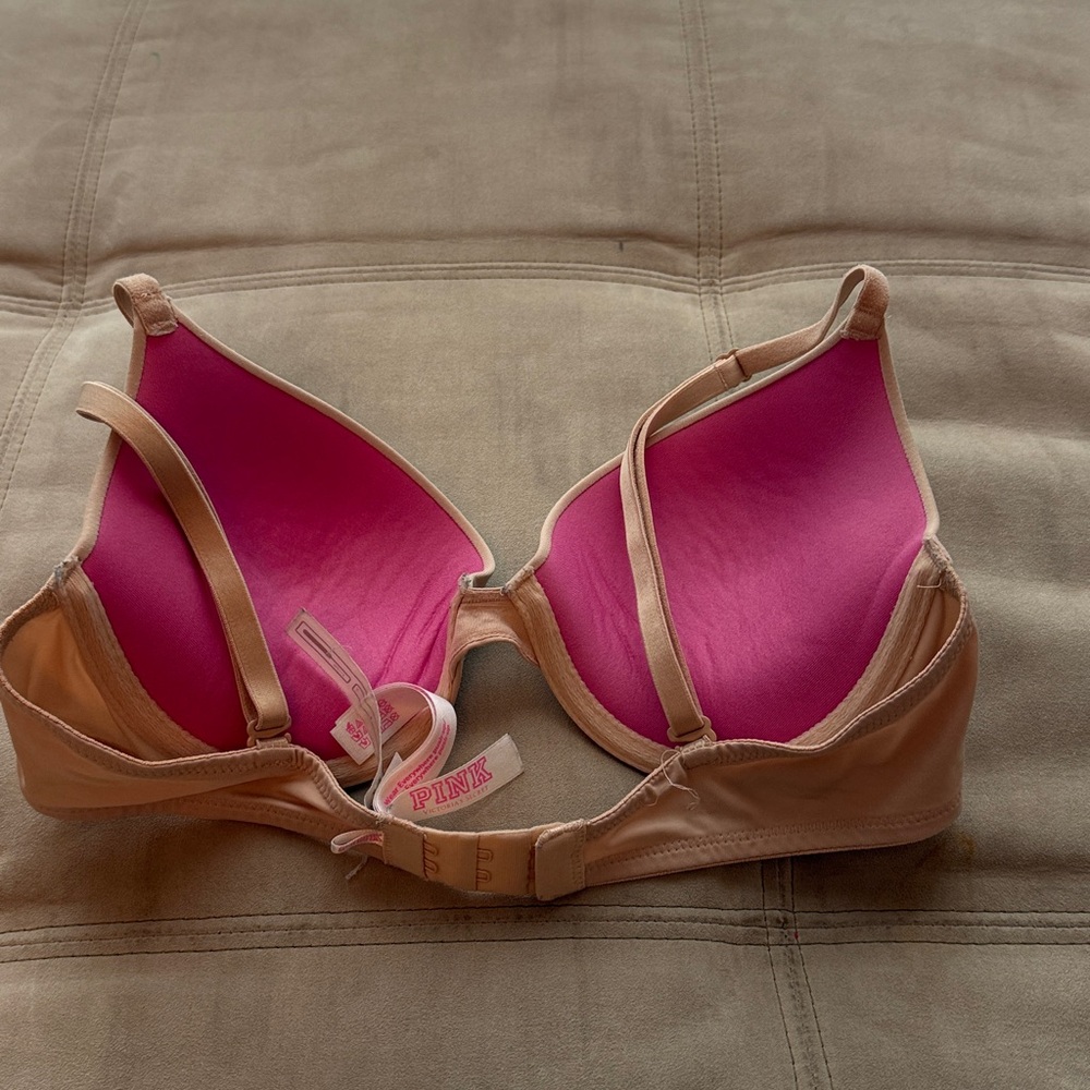 Victoria's Secret PINK Wear Everywhere Push-up 34B Bra - Picture 2 of 7